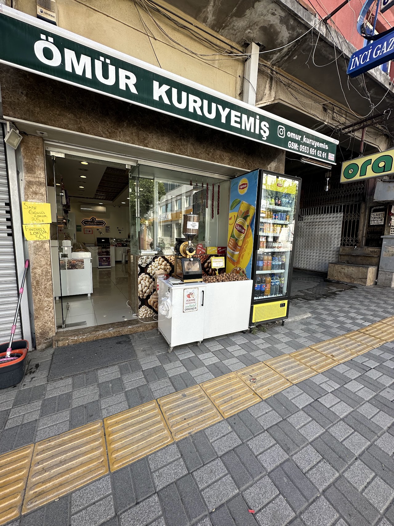 Ömür Kuruyemiş