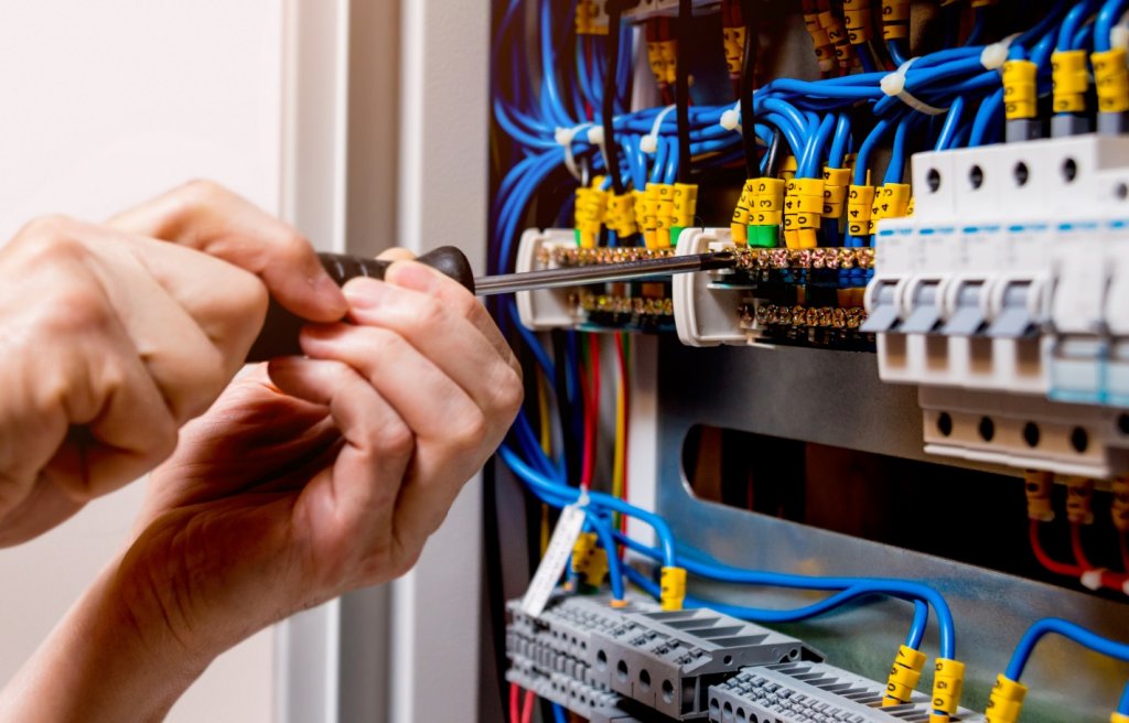 Adana Acil Elektrikçi 7/24