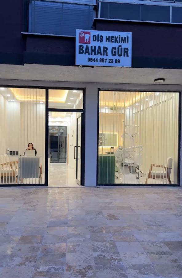 Diş Hekimi Bahar Gür
