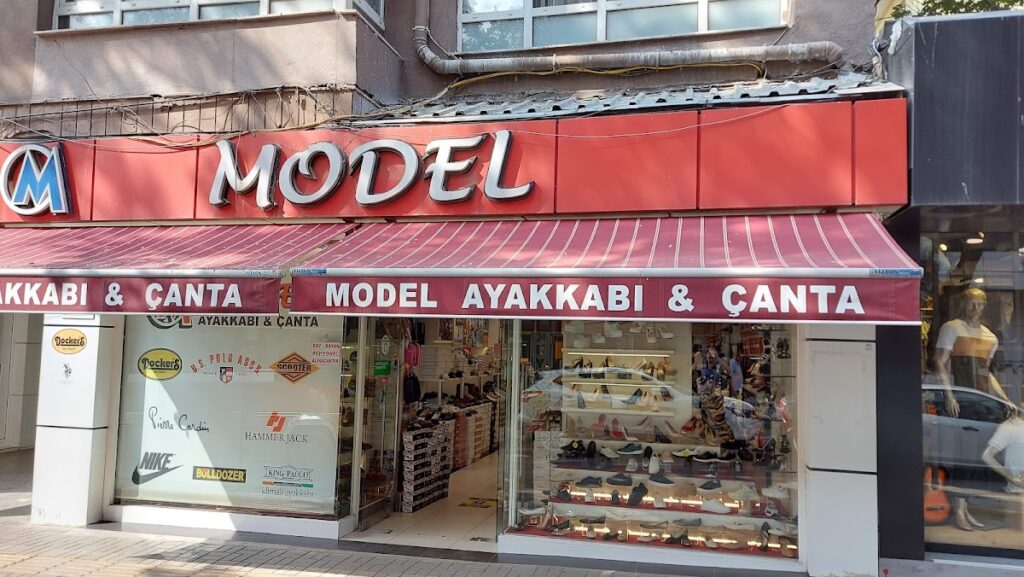 Model Kundura