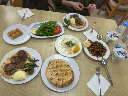 Aslım Şimşek Köfte Piyaz