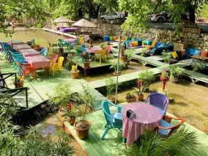 Paradise Hotel, Cafe, Restaurant