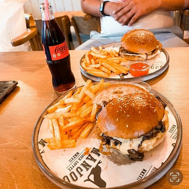 Manjoo Burger