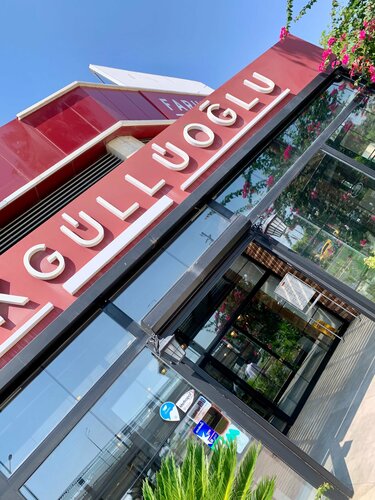 Antalya Güllüoğlu Baklavacısı