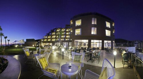 Qlusive Hotel