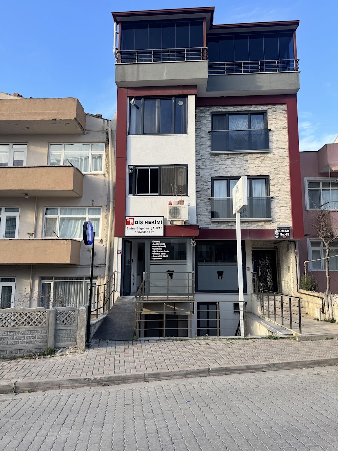 DİŞ HEKİMİ EMİNE BİLGEHAN ŞAHPAZ