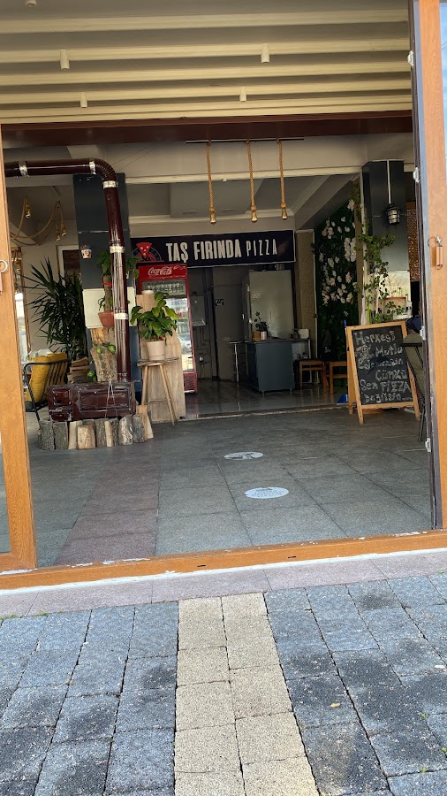 Taş Fırın’da Pizza