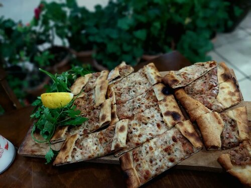 Zirve Pide Ve Lahmacun Salonu