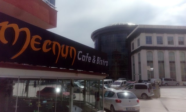 Mecnun Cafe Bistro