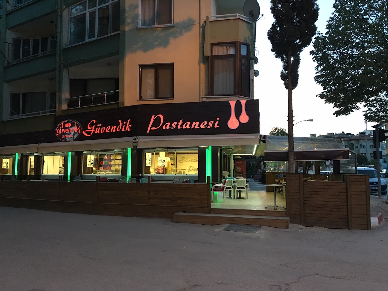 Burgüvendik Dondurma Cafe