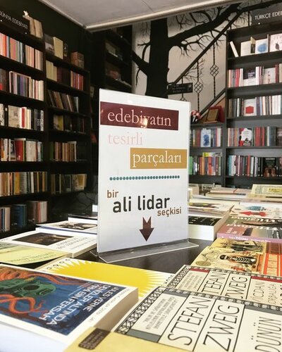 Adımlar Kitap & Kafe