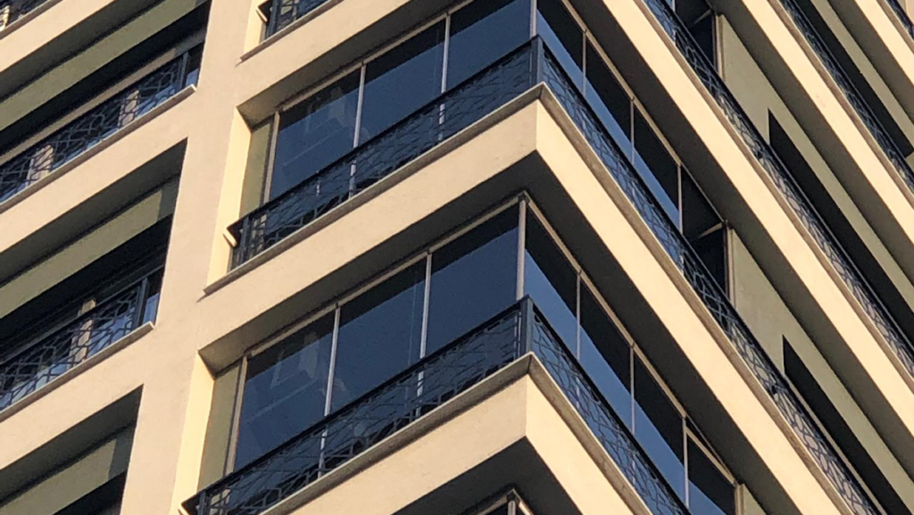 Cam Balkon
