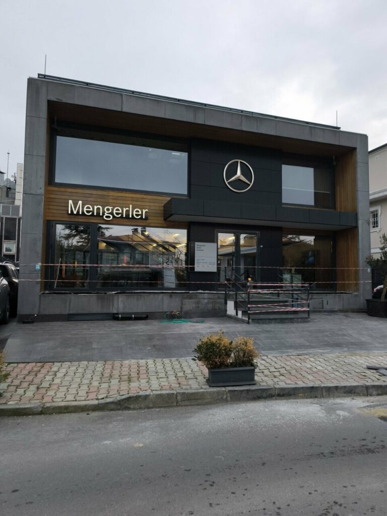 Mengerler Etiler Mercedes-Benz