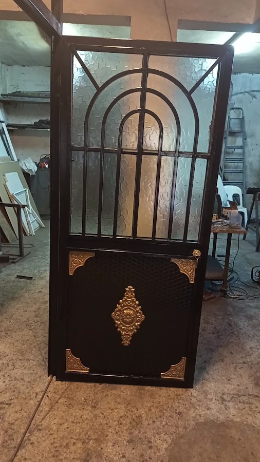 kaynak ustası,demir doğrama,ferforje,konfeksiyon masası,çelik konseksiyon,cam demiri,