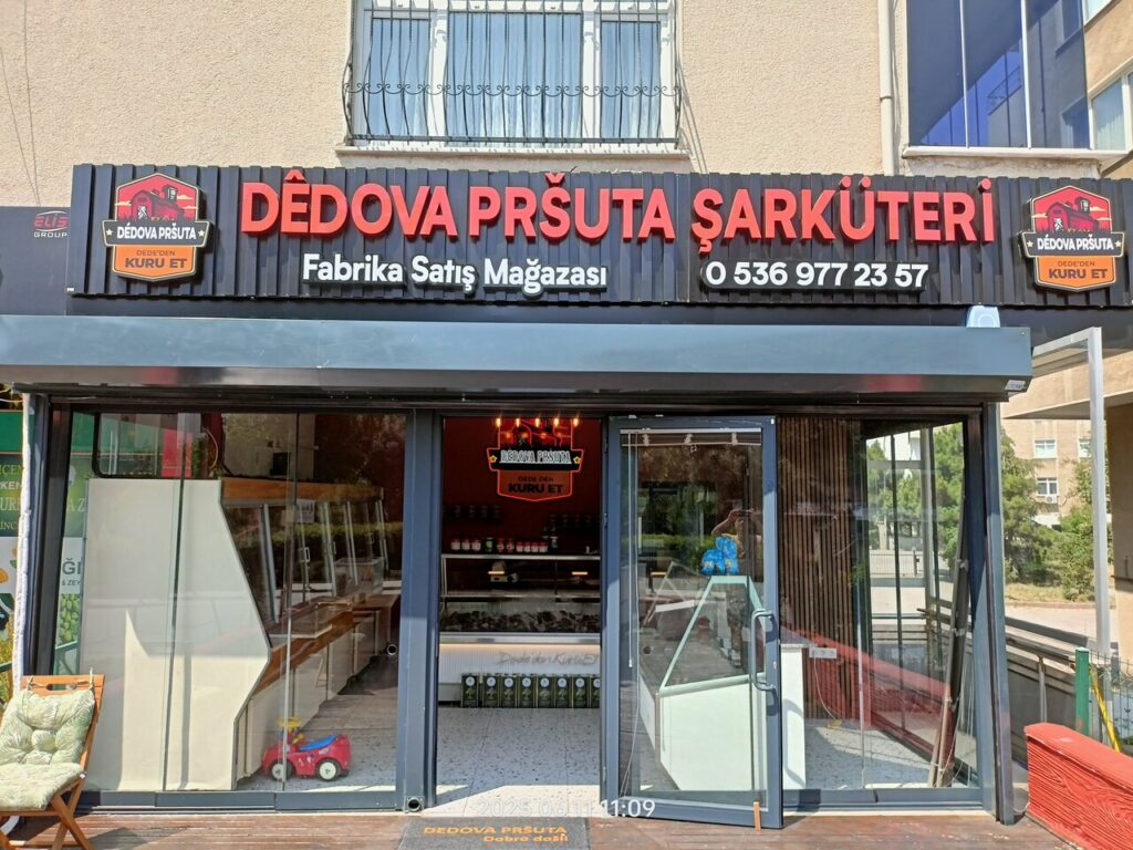 Dedova Prsuta Sarküteri