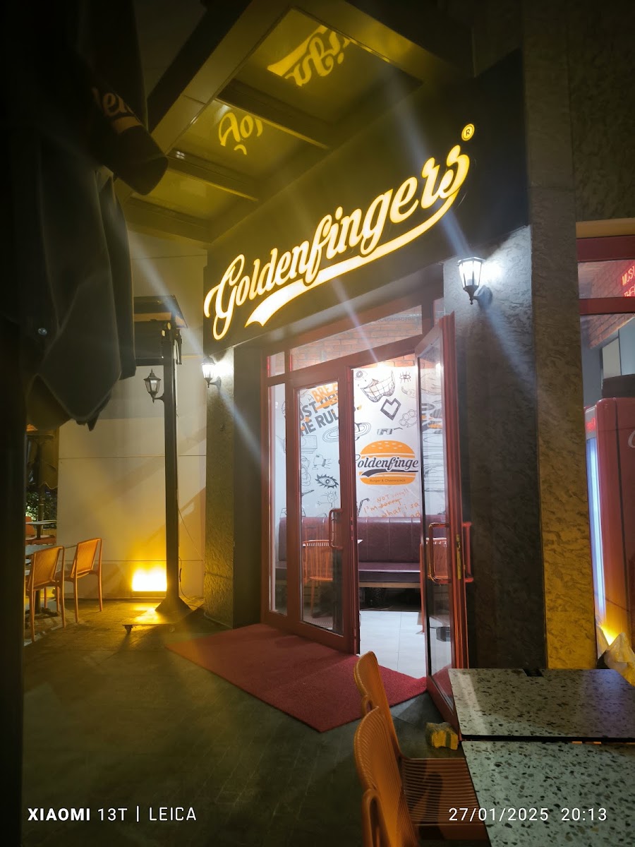 Goldenfingers Bayraklı