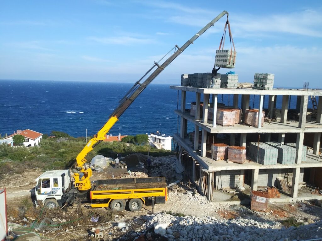 Karaburun Yeddiemin Otoparkı