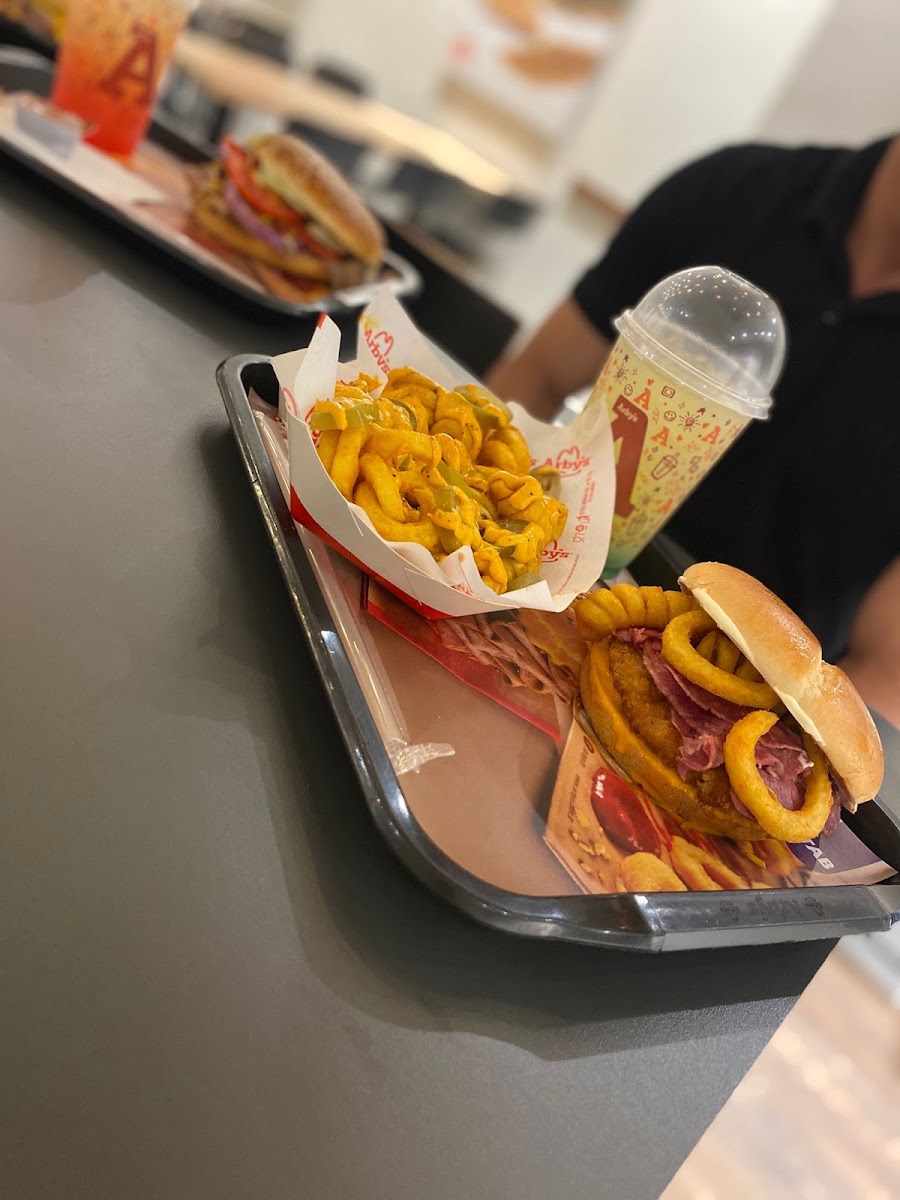 Arby’s İzmir Karşıyaka Girne Cad.