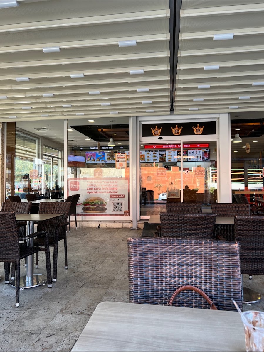 Burger King Kemalpaşa Stadı Caddesi