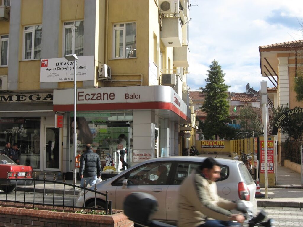 Diş Hekimi Elif Bilge Günebakan