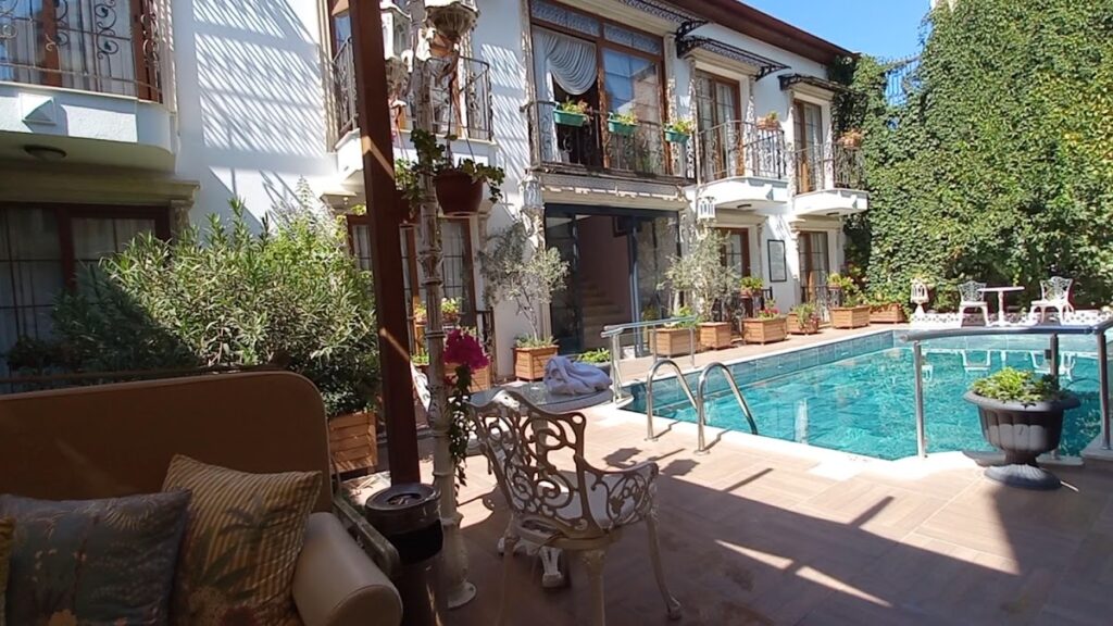 SAİNT JOHN HOTEL