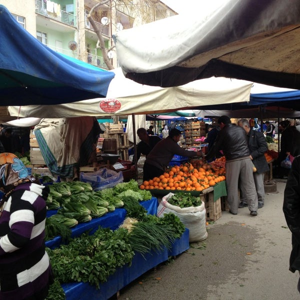 Cumartesi Semt Pazarı