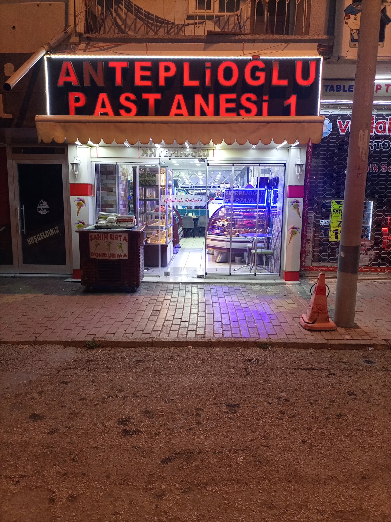 Anteplioğlu Pastanesi 1