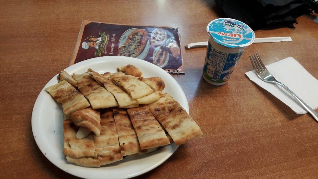 Güloğlu Tan Pide Salonu