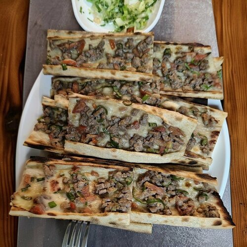 Mevlana Etli Ekmek Salonu