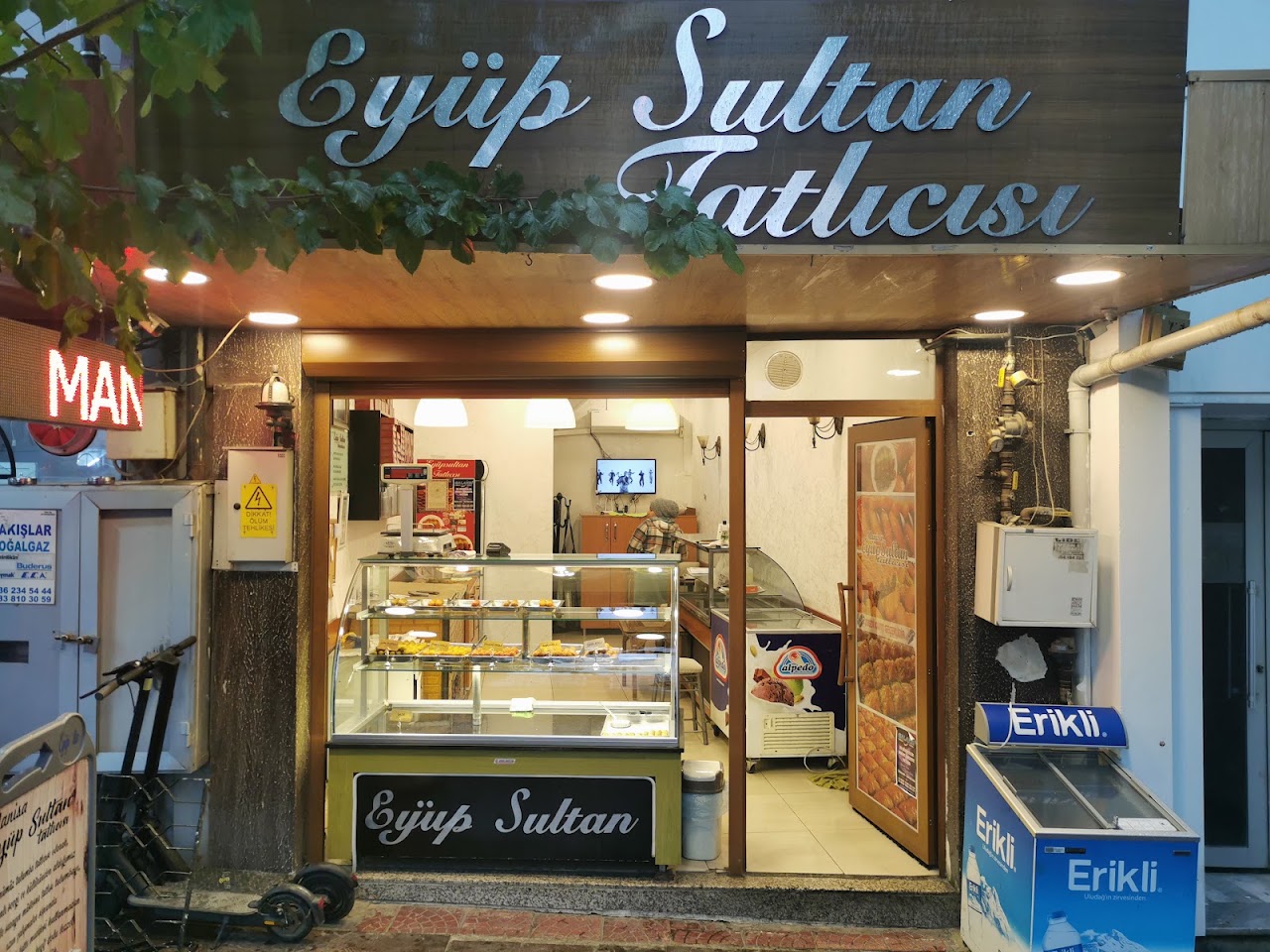 Manisa Eyüp Sultan Tulumba Tatlıcısı