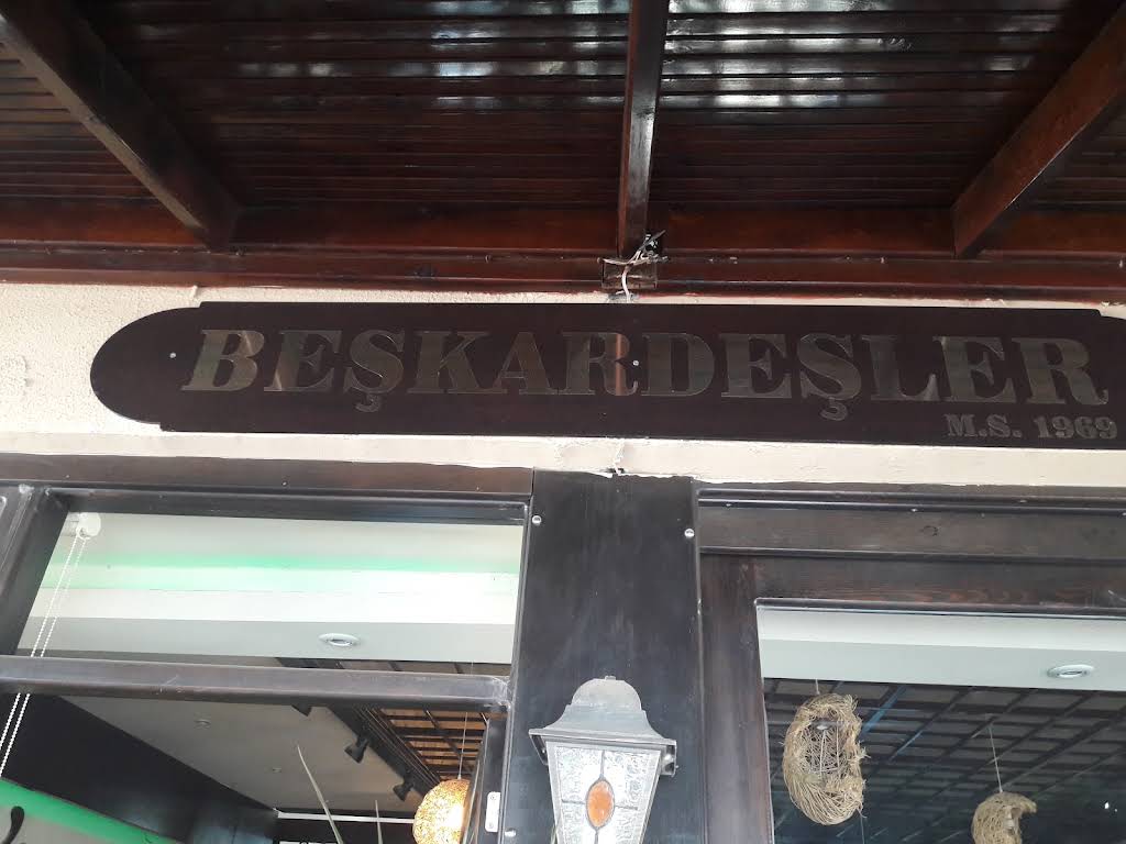 Beşkardeşler Pastanesi