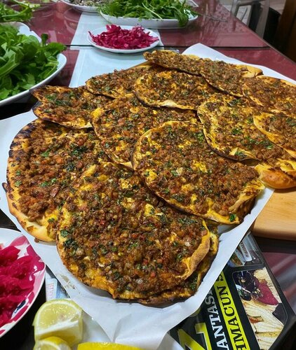 Arzum Lahmacun Kebap Salonu