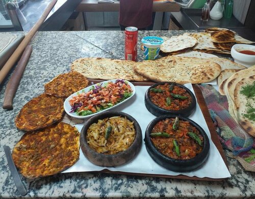 Öztoprak Lahmacun Kebap Salonu
