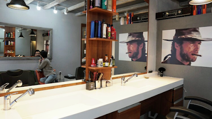 By yaşar kuvvetli barber Shop Oasis avm