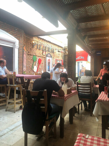 Arka Restaurant & Pizzeria
