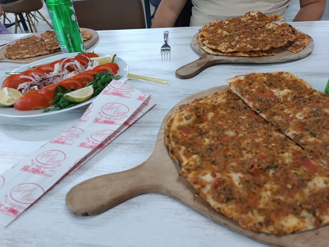 Gurme lezzet avcısı Pide Pizza Lahmacun Nargile & Oyun Salonu