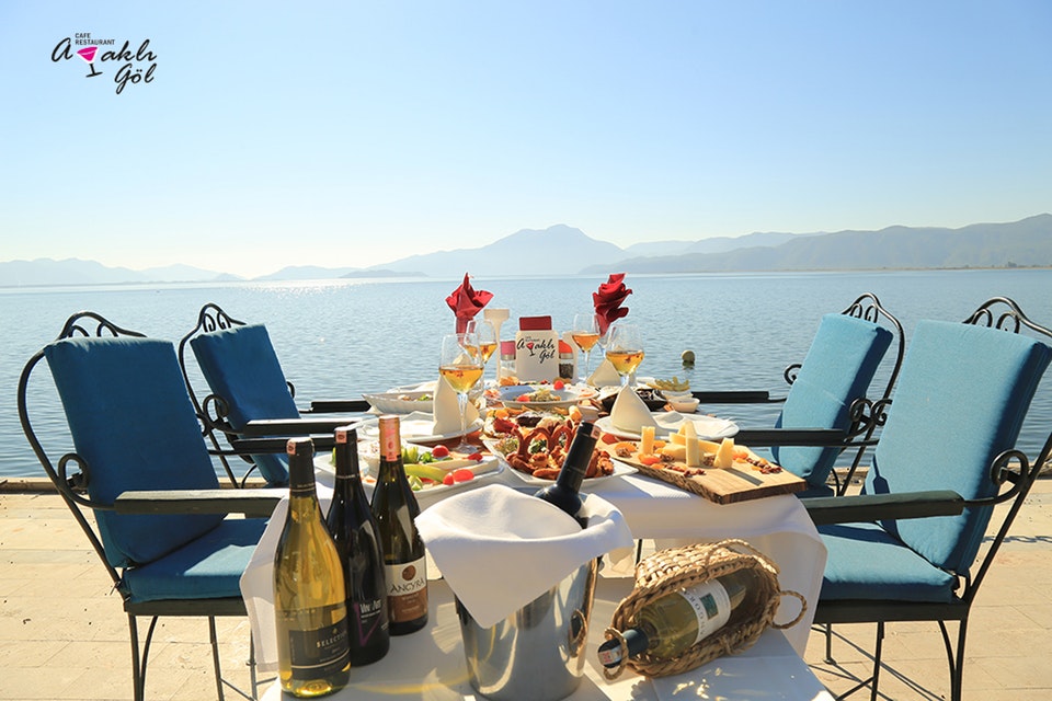 Ayaklı Göl Cafe & Restaurant