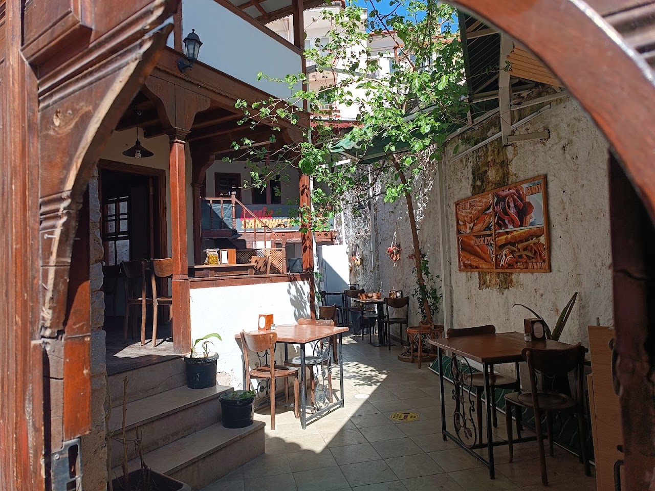İzmir Sandviç Muğla, Menteşe
