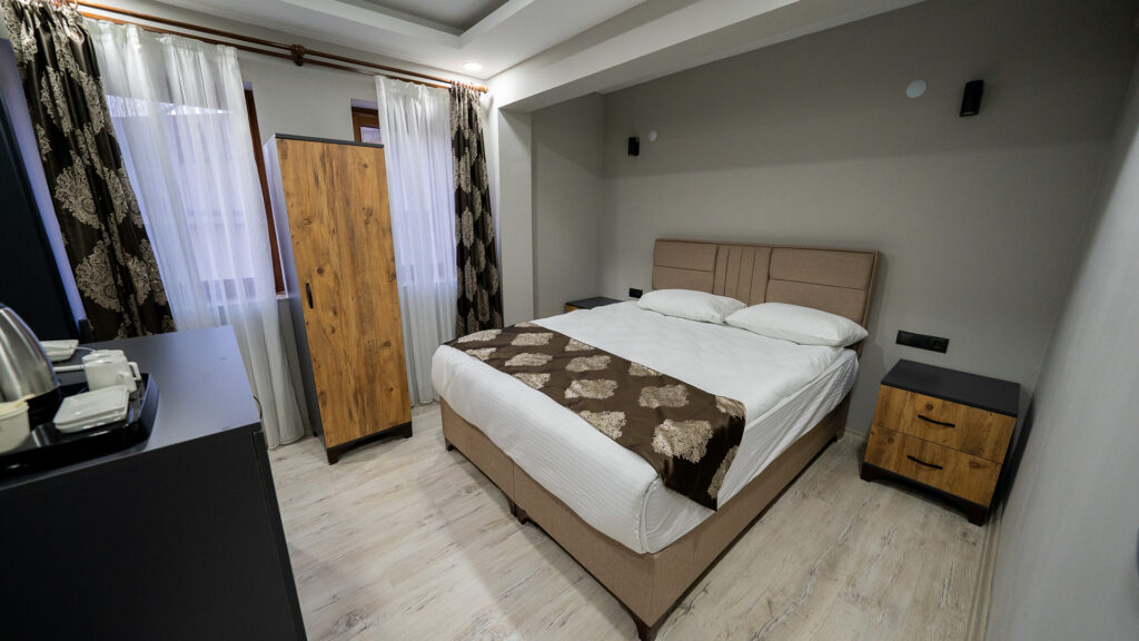 Whitestone Hotel