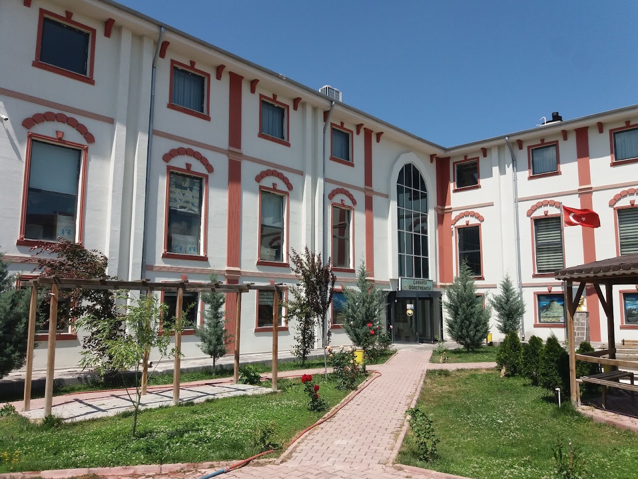 Öğretmenevi ve Akşam Sanat Okulu