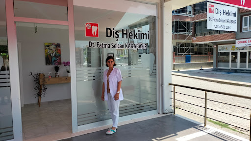 Dt. Fatma Selcan Karabayır Diş Hekimi Karasu-Sakarya