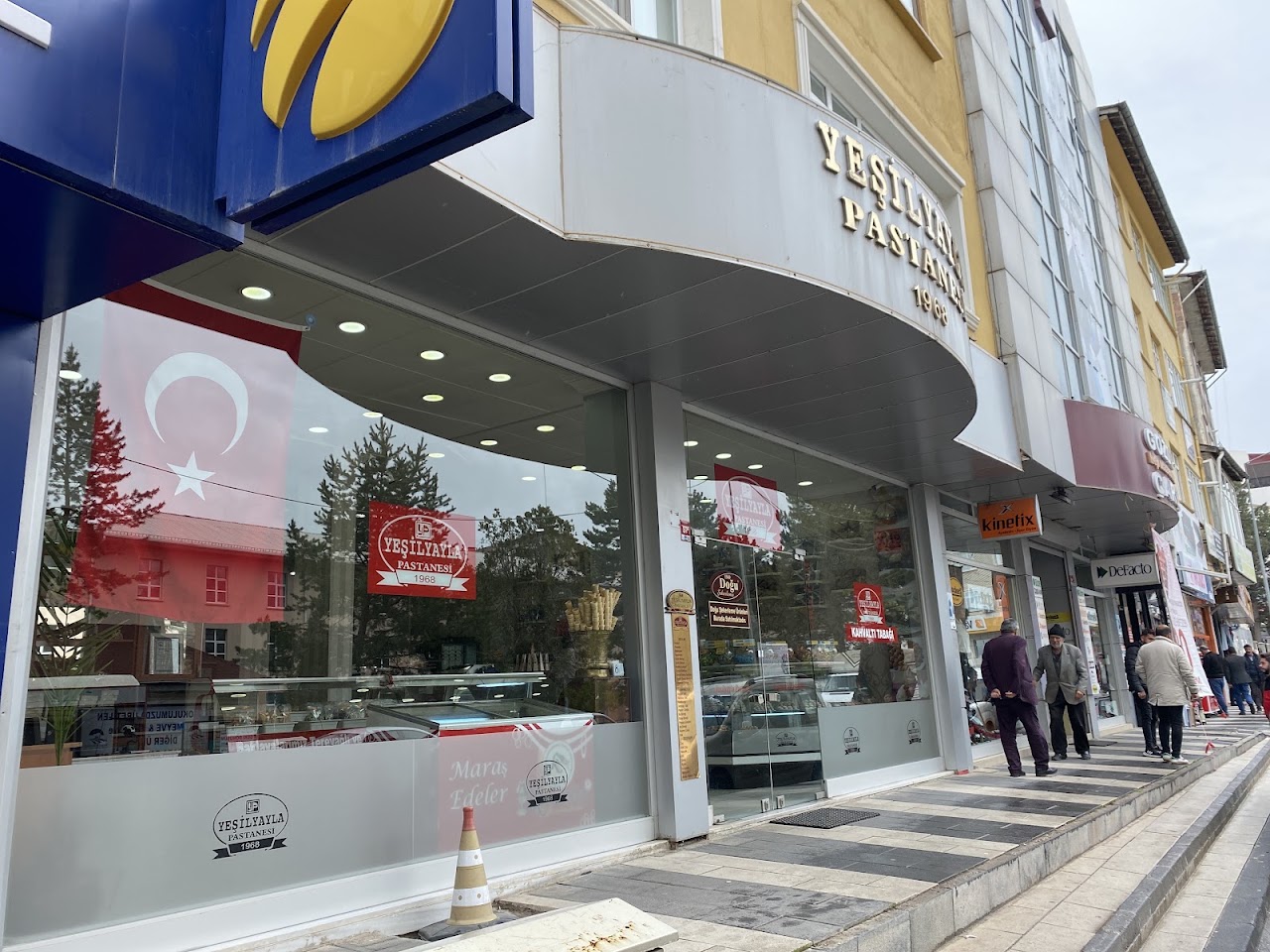 Yeni Yeşil Yayla Pastanesi