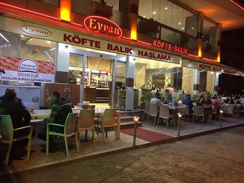 Eyvan Köfte Balık