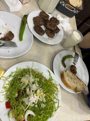 Komaroğlu Köfte Salonu
