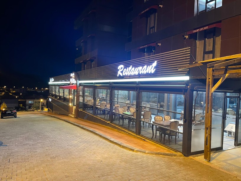 La’gold Cafe & Bistro